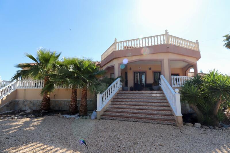 4 bedroom Country House for sale