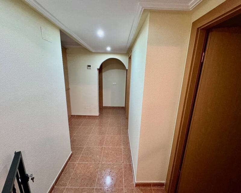 5 bedroom Apartment for sale