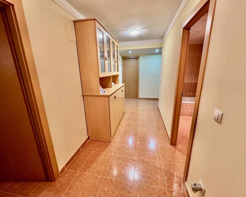 5 bedroom Apartment for sale