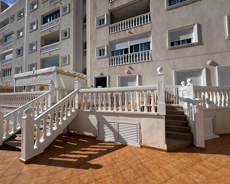 5 bedroom Apartment for sale