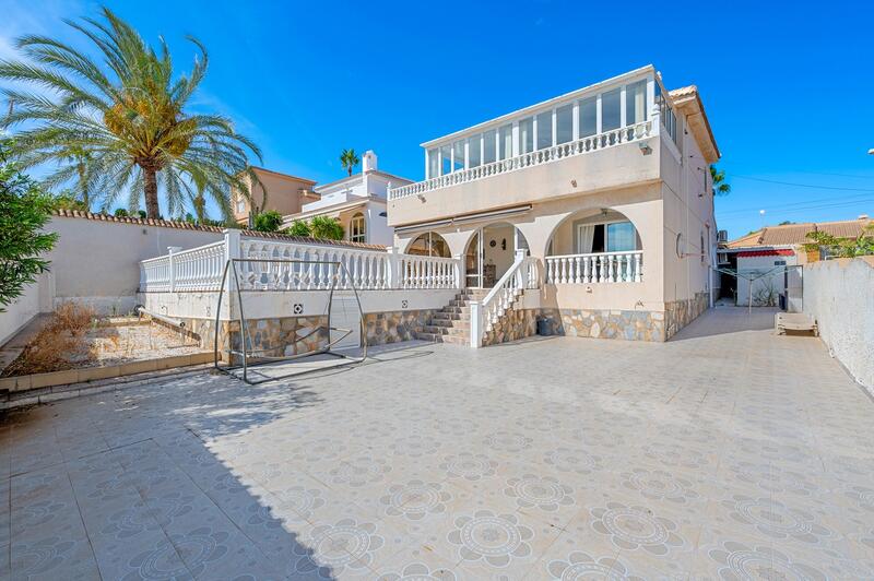 5 bedroom Villa for sale