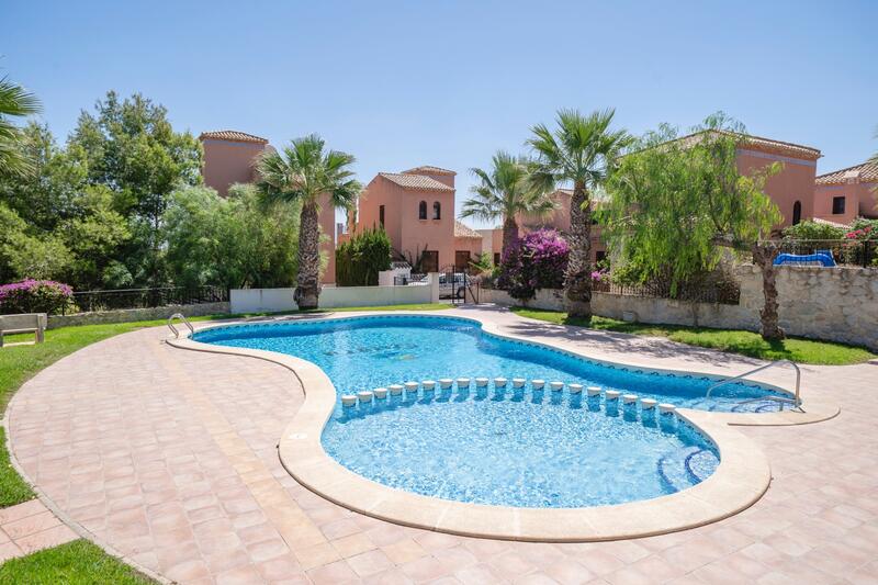 2 bedroom Townhouse for sale