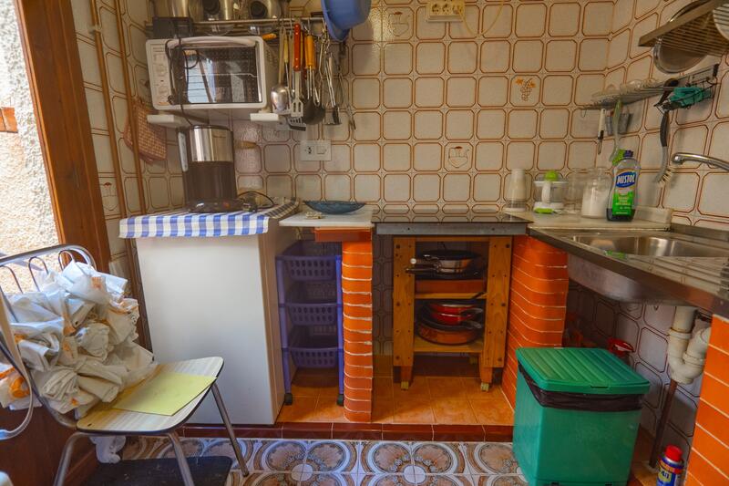 2 спальная комната городская тюрьма продается