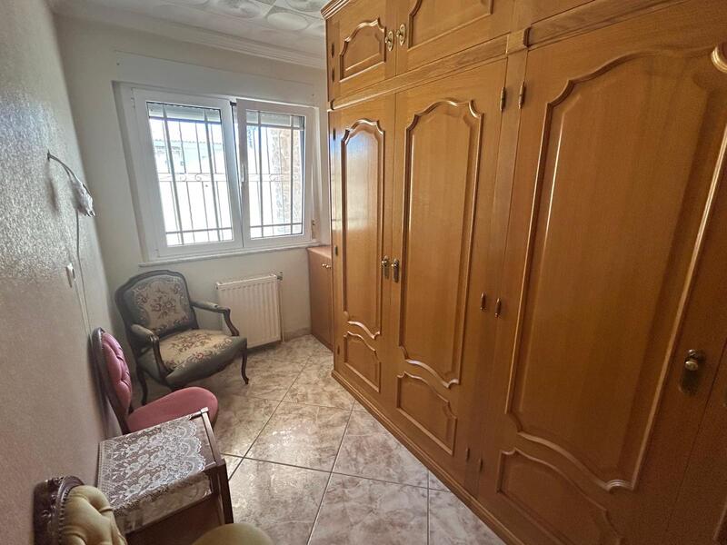 6 спальная комната вилла продается
