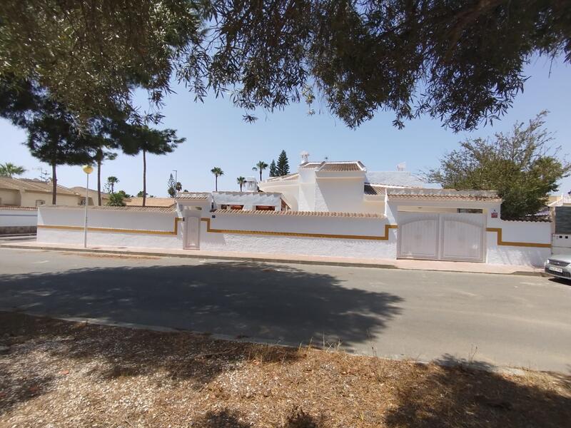 3 bedroom Villa for sale