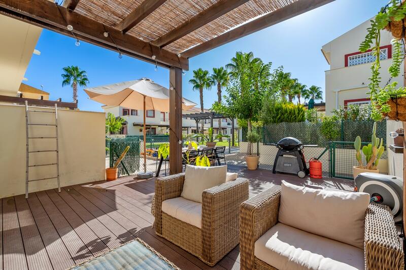 2 bedroom Townhouse for sale