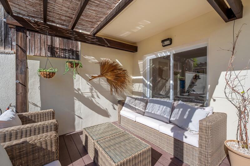2 bedroom Townhouse for sale