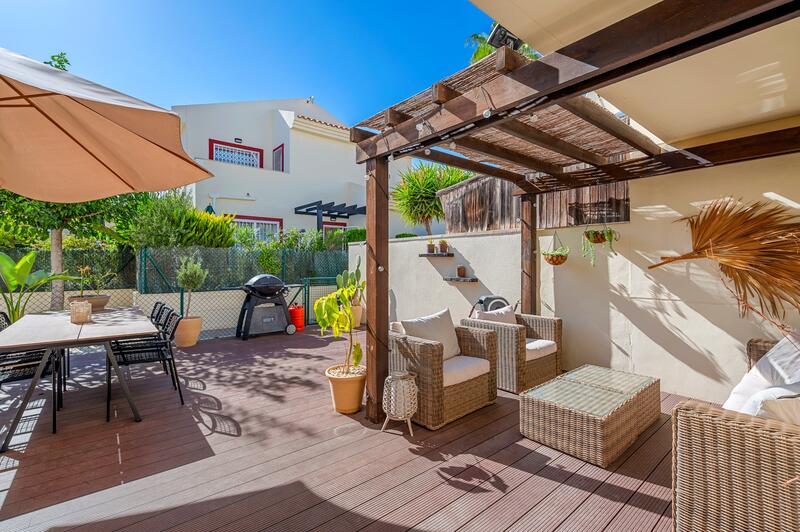 2 bedroom Townhouse for sale