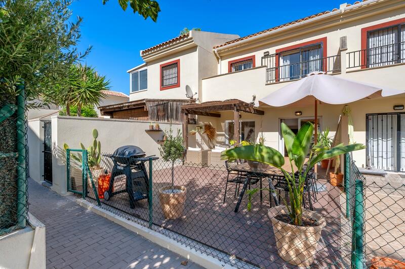 2 bedroom Townhouse for sale
