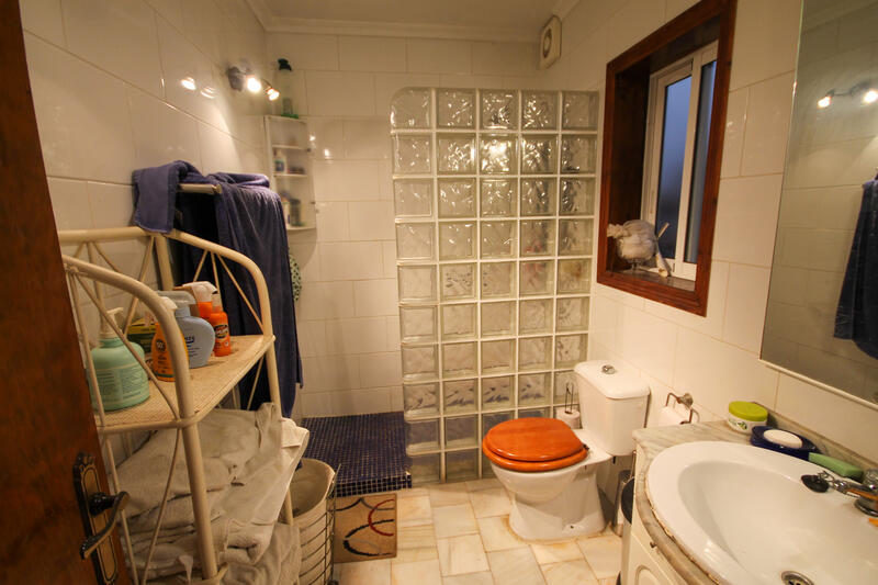3 slaapkamer Gezinswoning Te koop