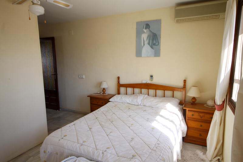 3 slaapkamer Gezinswoning Te koop