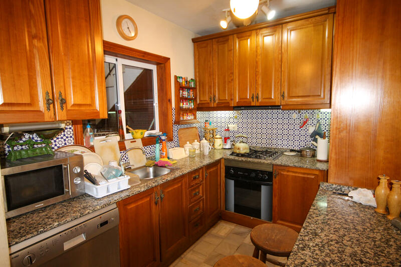 3 slaapkamer Gezinswoning Te koop