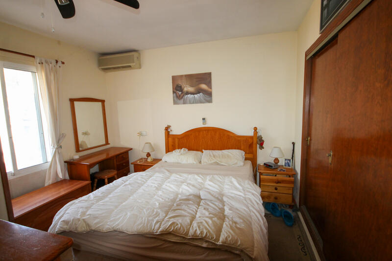 3 slaapkamer Gezinswoning Te koop