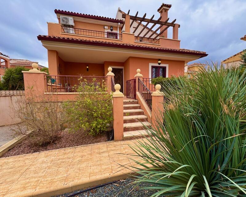 Villa til salgs i Hondon de las Nieves, Alicante