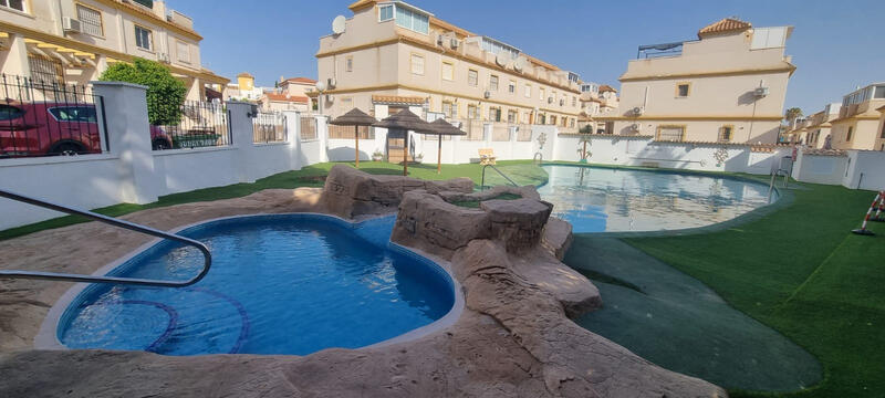 Radhus till salu i Algorfa, Alicante