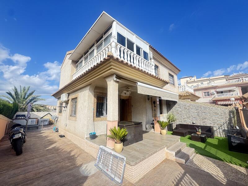 Adosado en venta en Playa Flamenca, Alicante