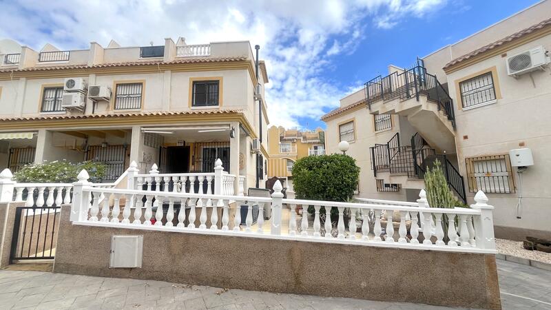 Adosado en venta en Algorfa, Alicante