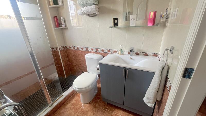 2 Cuarto Adosado en venta