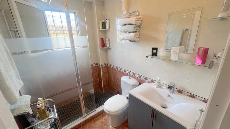 2 Cuarto Adosado en venta