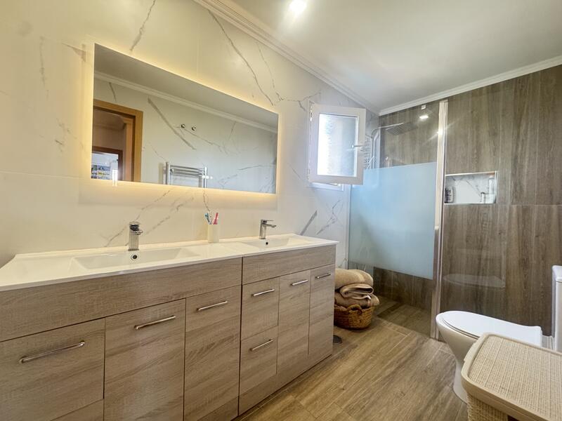 4 Cuarto Adosado en venta