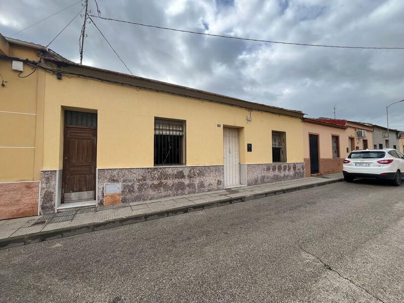 3 bedroom Townhouse for sale