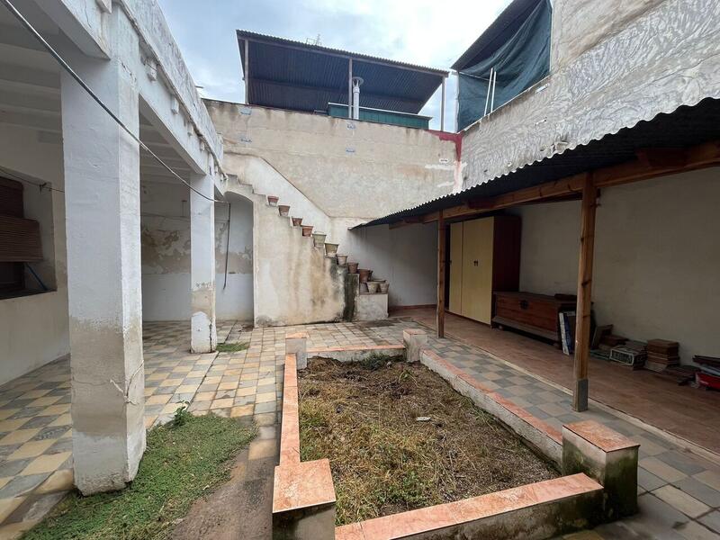 3 bedroom Townhouse for sale