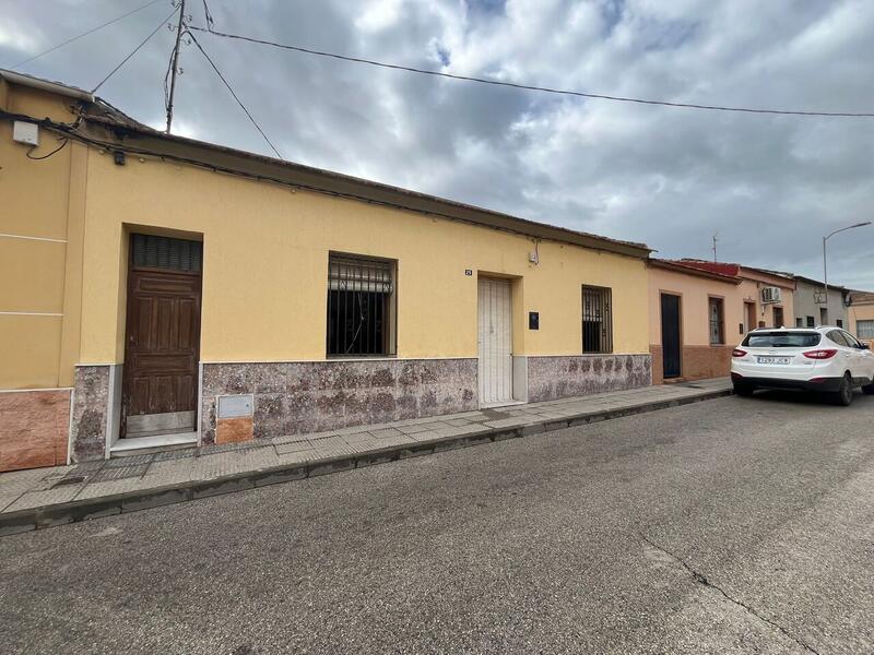 3 bedroom Townhouse for sale