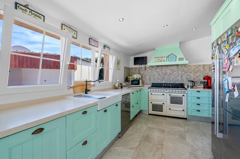 6 bedroom Country House for sale