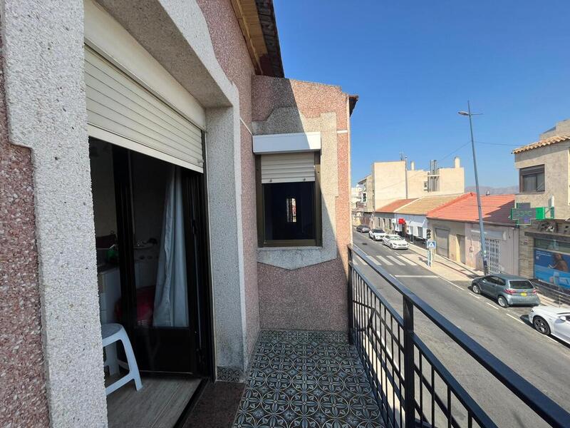 3 slaapkamer Gezinswoning Te koop