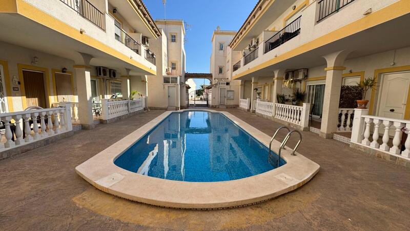 2 bedroom Townhouse for sale