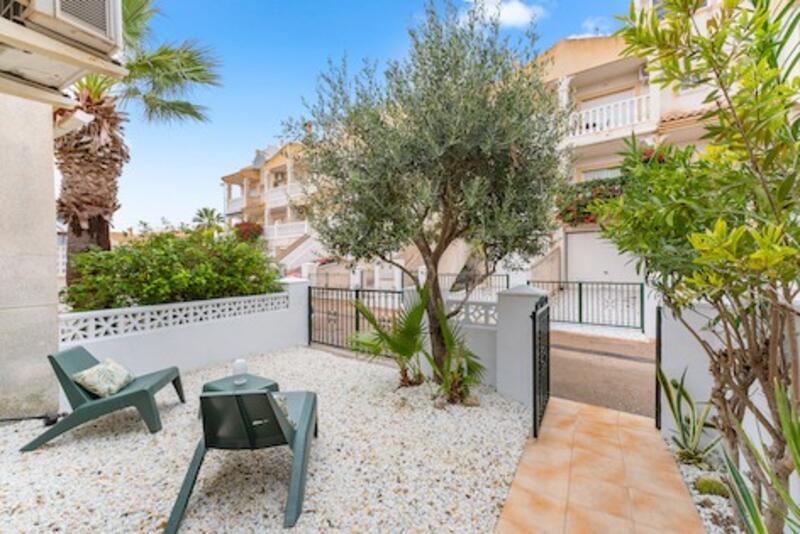 2 bedroom Townhouse for sale