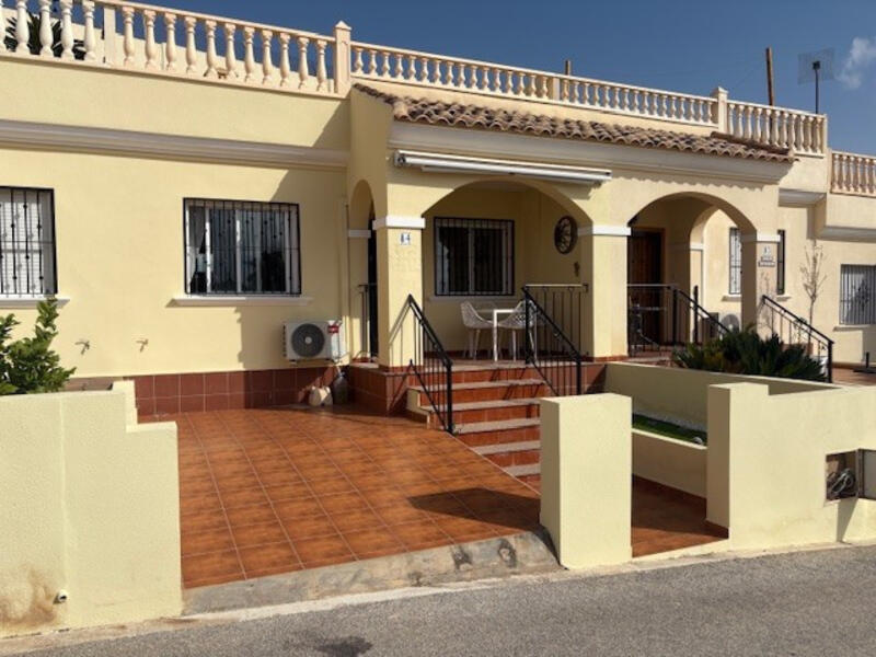Byhus til salg i Algorfa, Alicante