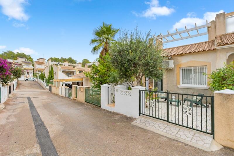 2 bedroom Townhouse for sale