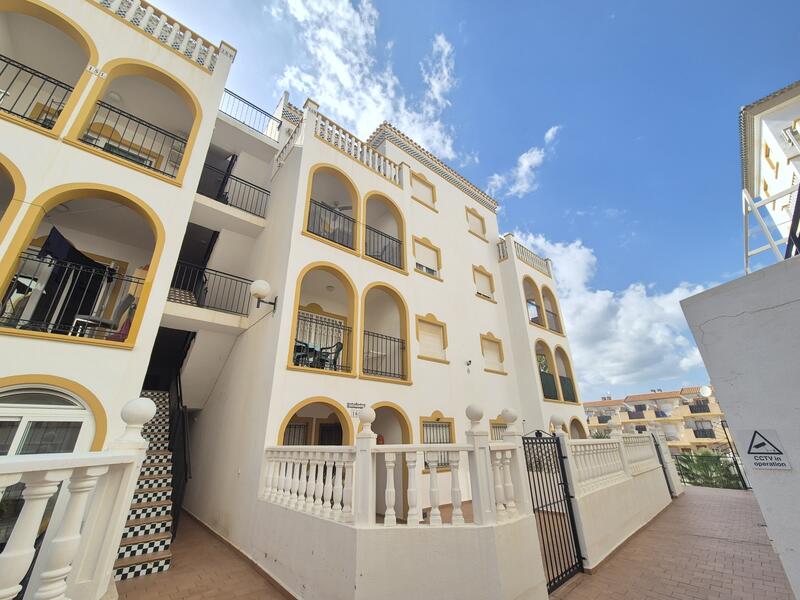 квартира продается в La Zenia, Alicante