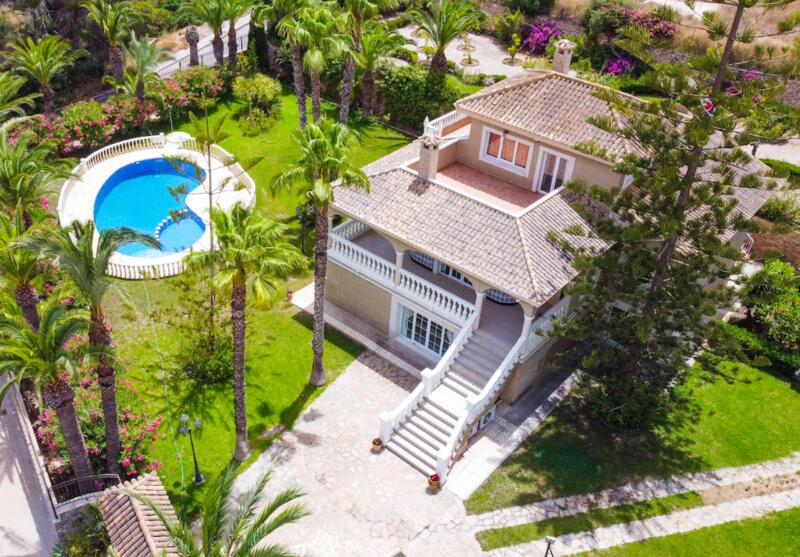 Villa à vendre dans Villamartin, Alicante