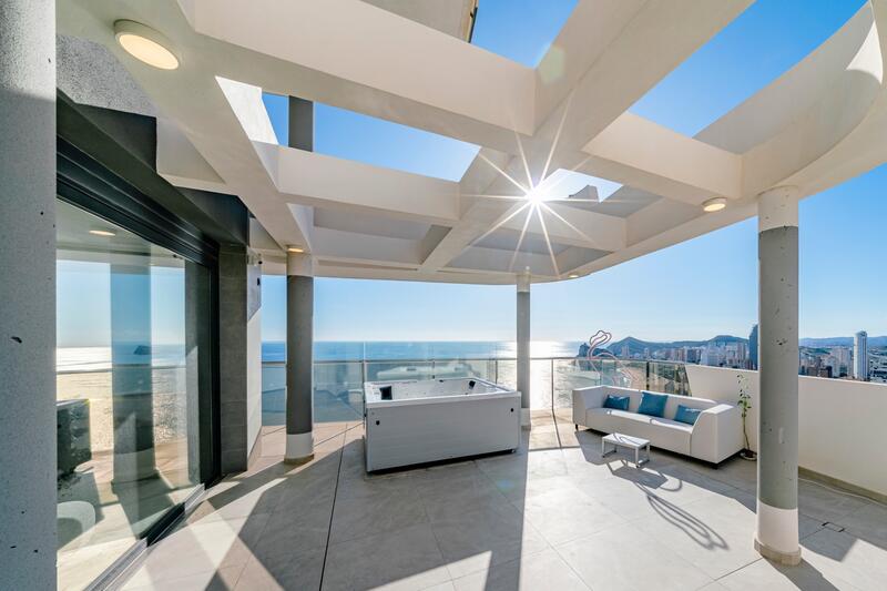 3 bedroom Apartment for sale