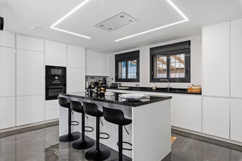 5 bedroom Villa for sale