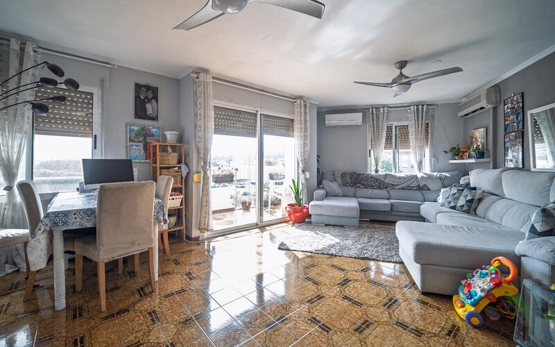 3 bedroom Apartment for sale