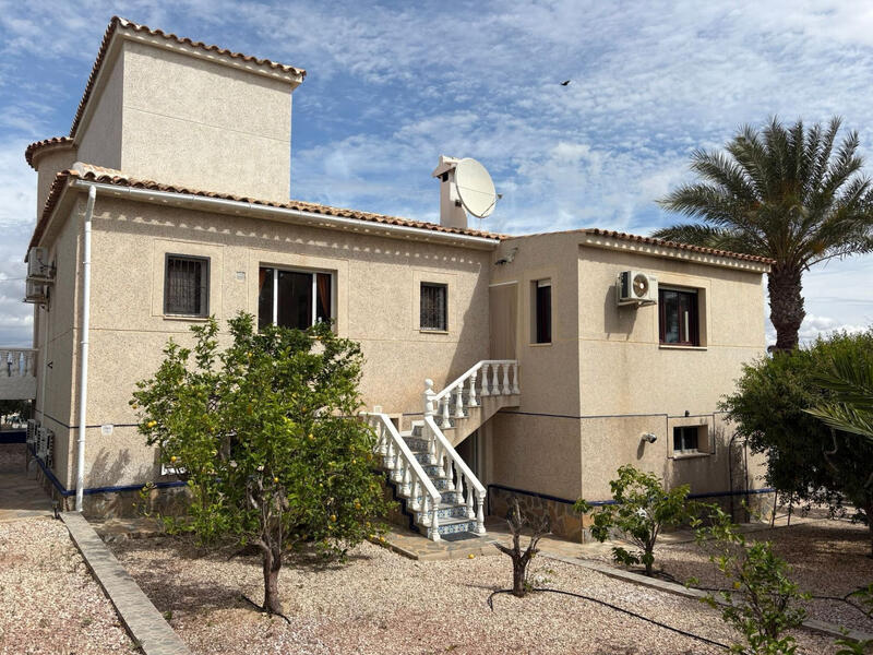 5 slaapkamer Villa Te koop 5 slaapkamer Villa Te koop