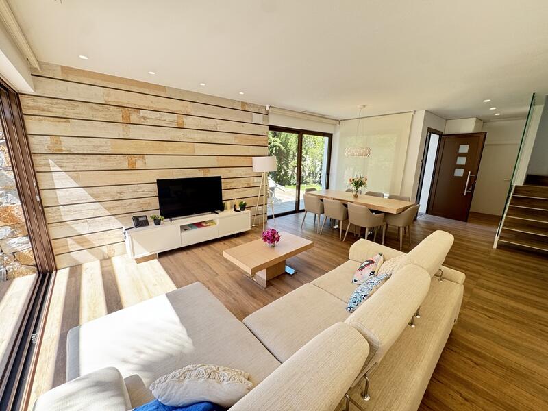 4 soverom Villa til salgs 4 soverom Villa til salgs