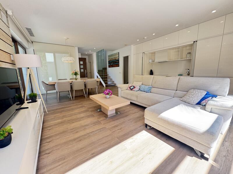 4 soverom Villa til salgs 4 soverom Villa til salgs