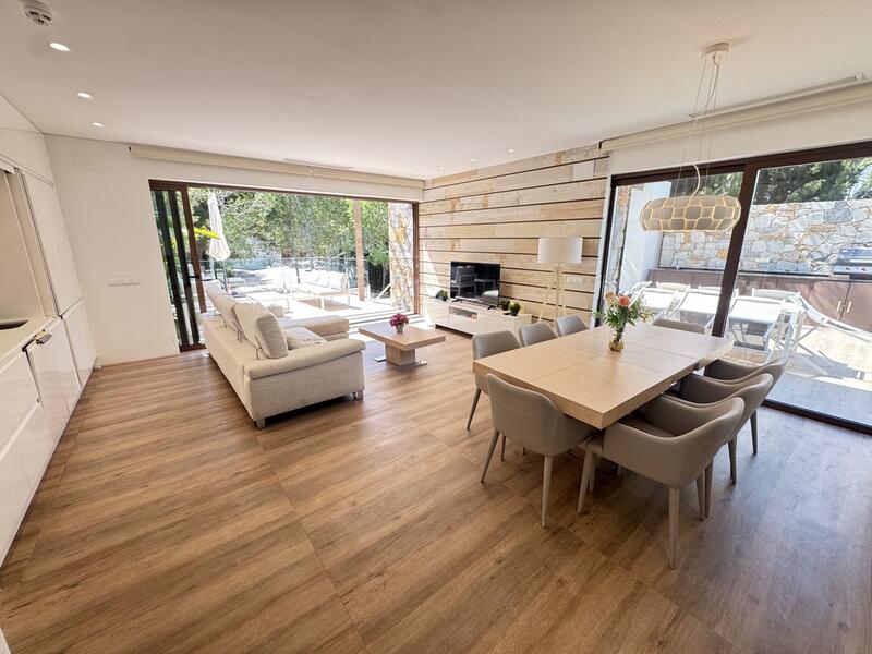 4 soverom Villa til salgs 4 soverom Villa til salgs