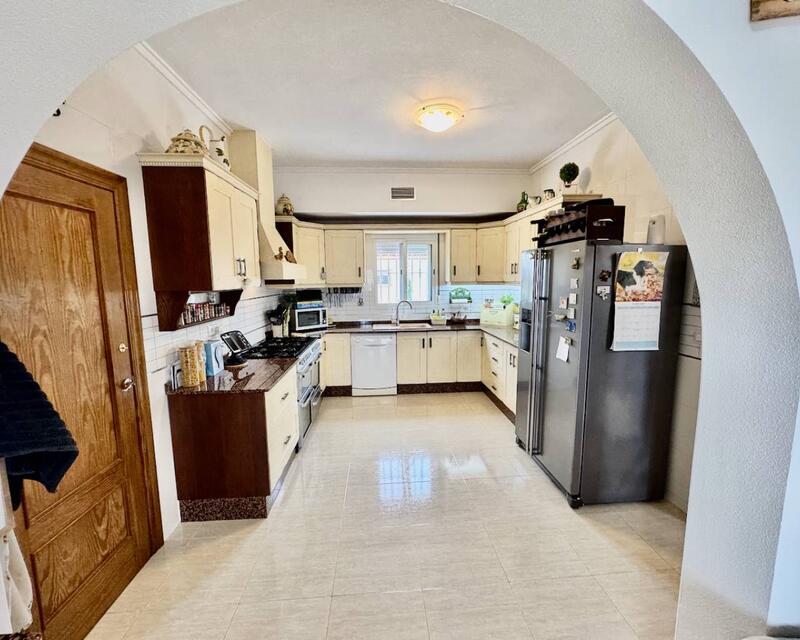 4 bedroom Country House for sale