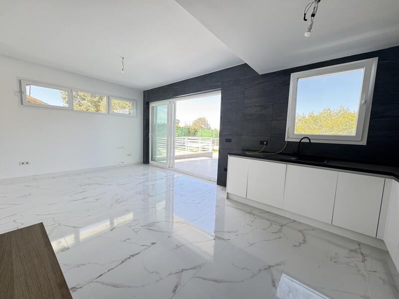 4 Schlafzimmer Villa zu verkaufen 4 Schlafzimmer Villa zu verkaufen