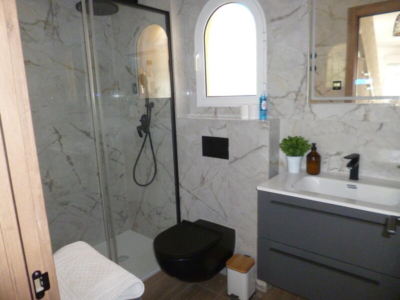 4 Schlafzimmer Villa zu verkaufen 4 Schlafzimmer Villa zu verkaufen