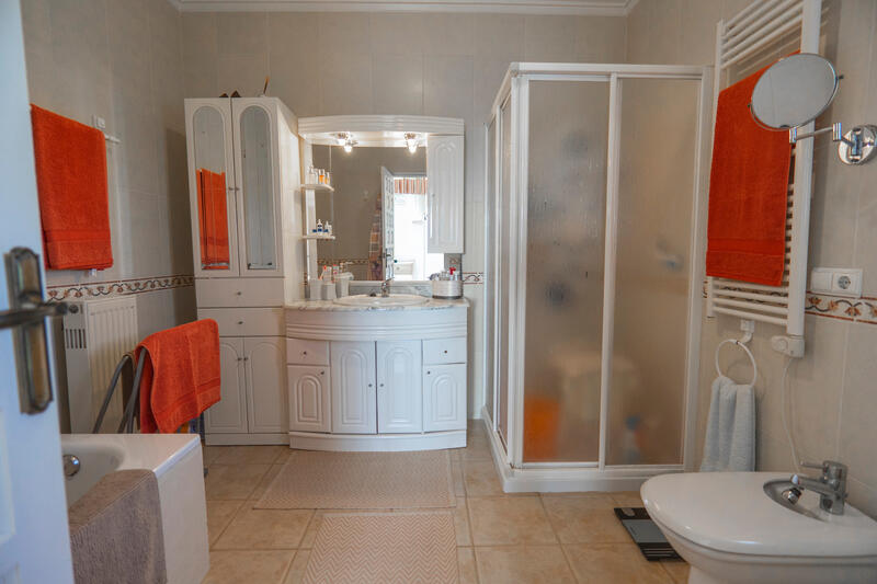 5 slaapkamer Villa Te koop 5 slaapkamer Villa Te koop