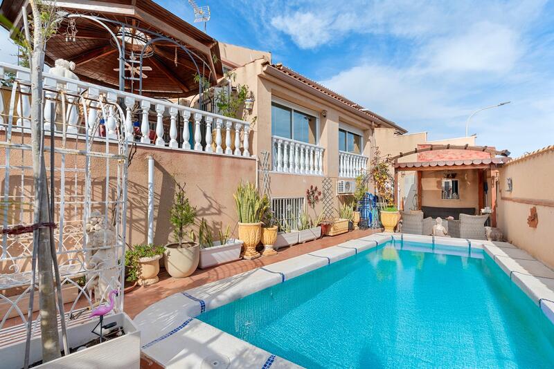 4 slaapkamer Villa Te koop