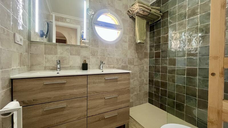 2 slaapkamer Appartement Te koop 2 slaapkamer Appartement Te koop