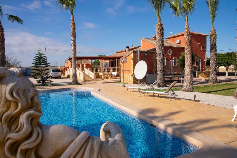 6 bedroom Country House for sale