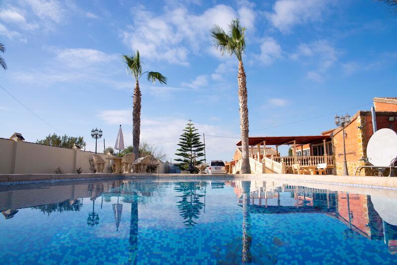 6 bedroom Country House for sale